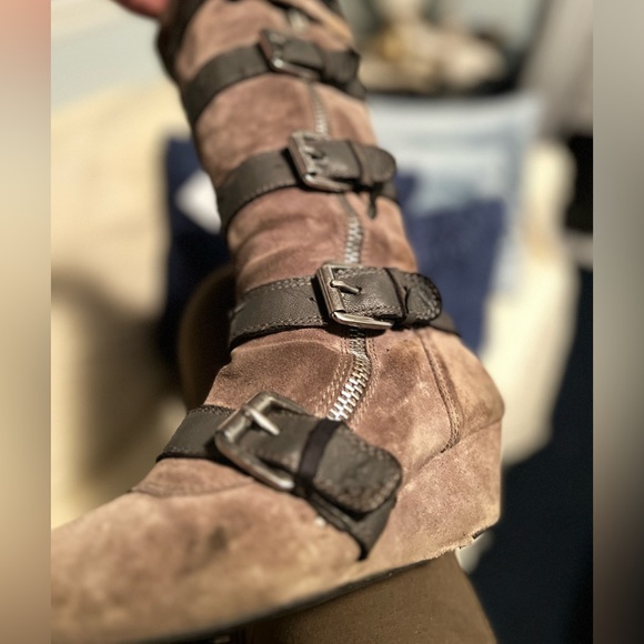 Gray Calin Stuart many wedged buckle boots - Picture 9 of 13